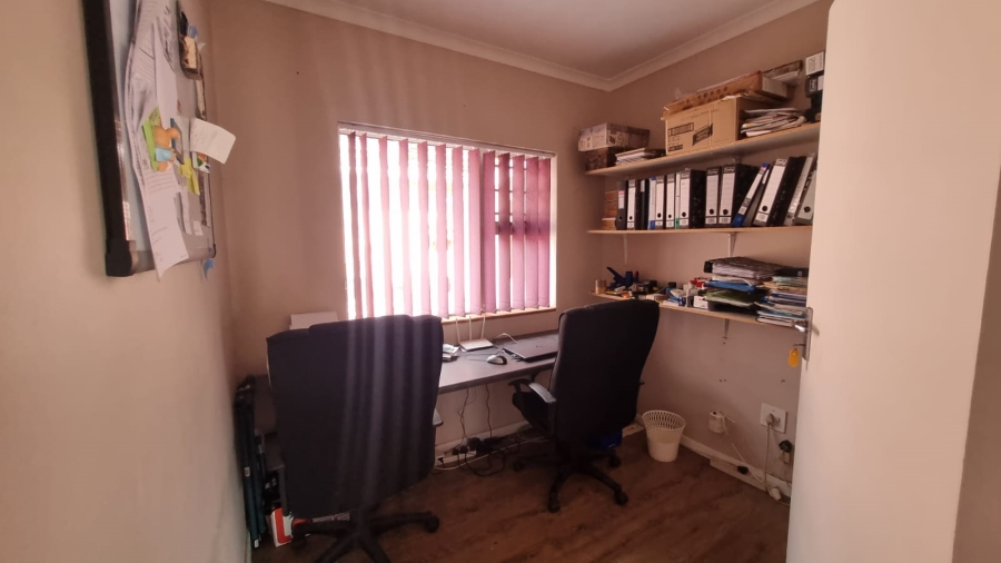 6 Bedroom Property for Sale in Bluewater Bay Western Cape